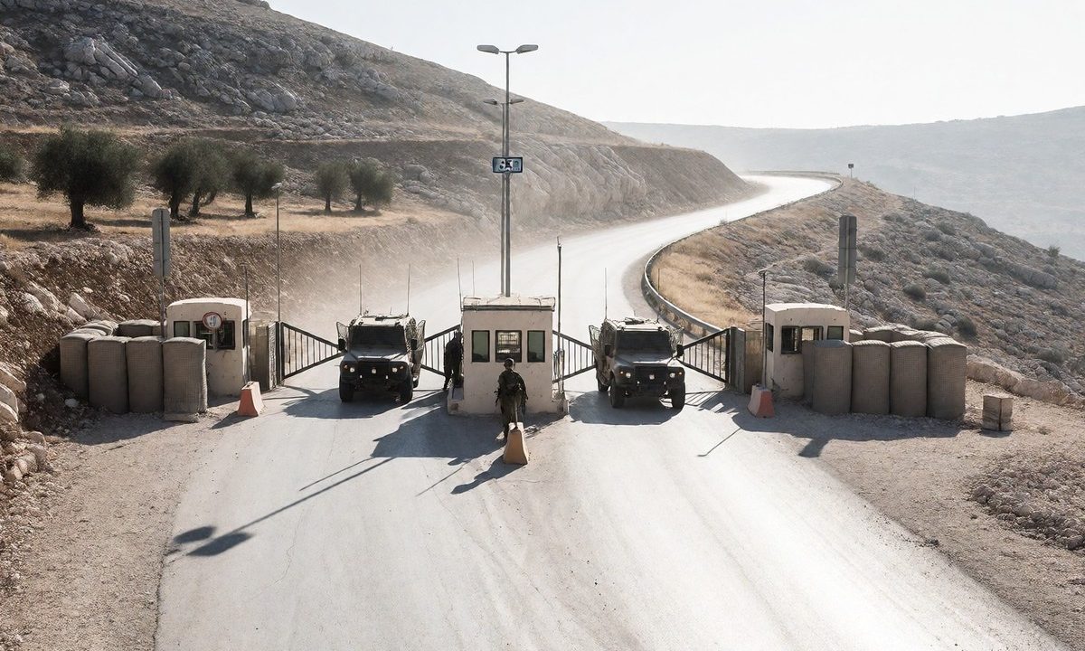 نتنياهو يأمر بإغلاق الضفة والخليل عقب هجوم إطلاق نار بالخليل