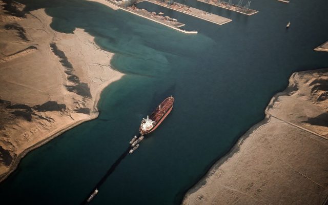 مضيق هرمز يسجل 28 هجوماً بحرياً خلال أكتوبر وتضرر 11 ناقلة نفط